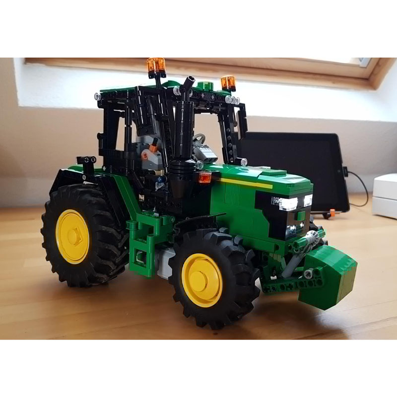 MOC-14619 Urban Farming Tracto - огляд і ціна Urban Farming Building
